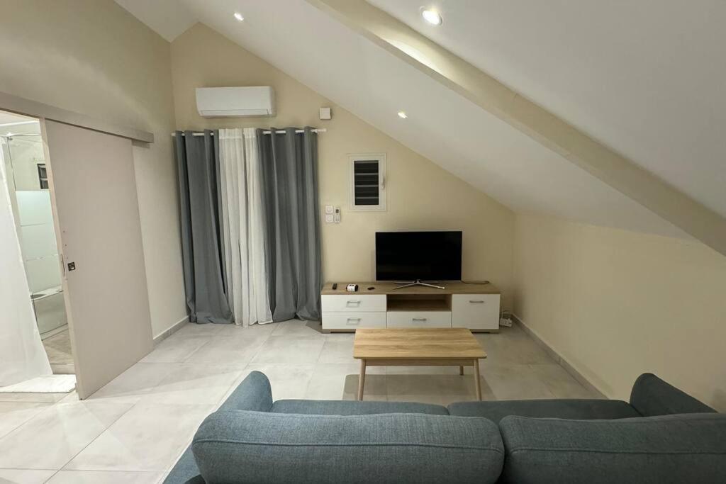 Grand Studio Charmant, Tout Equipe… Saint-Denis Dış mekan fotoğraf